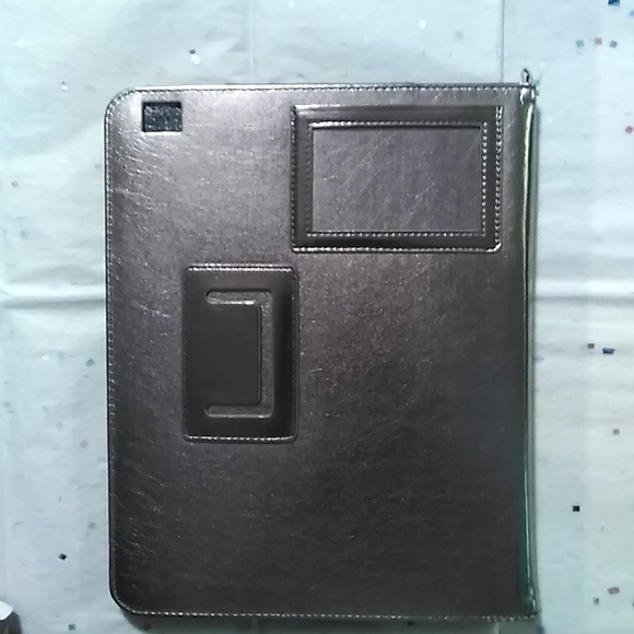 BCBG MAXAZARIA IPAD CASE NEW - Picture 3 of 4